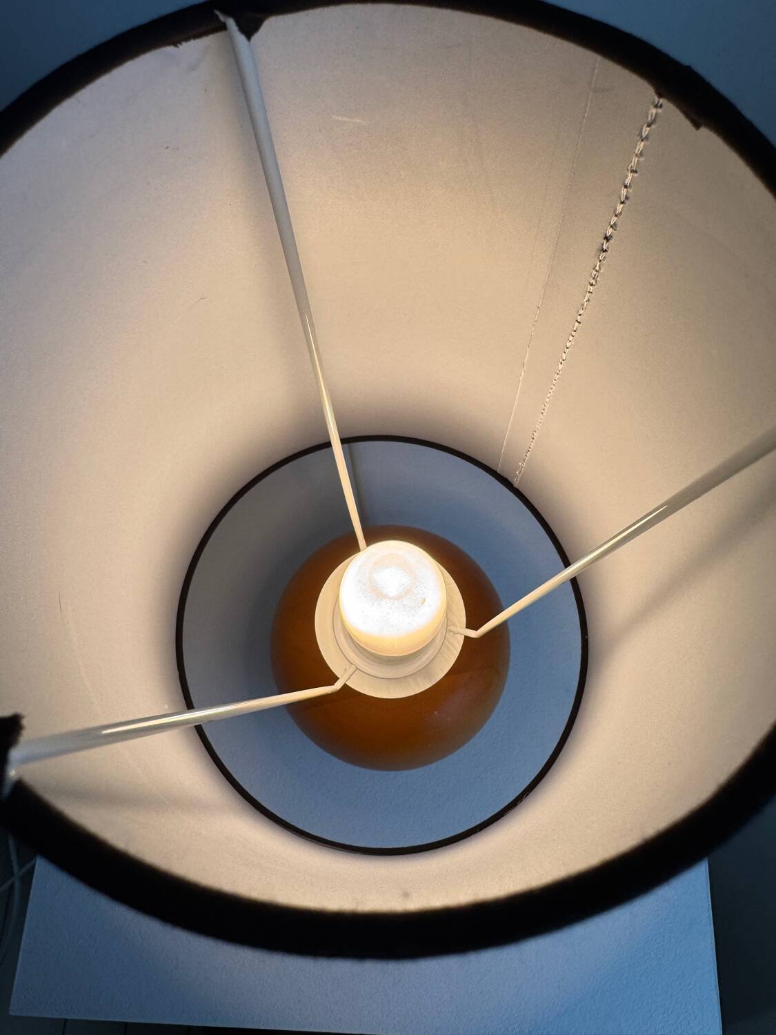Lampe de table en teck vintage de style mid-century modern