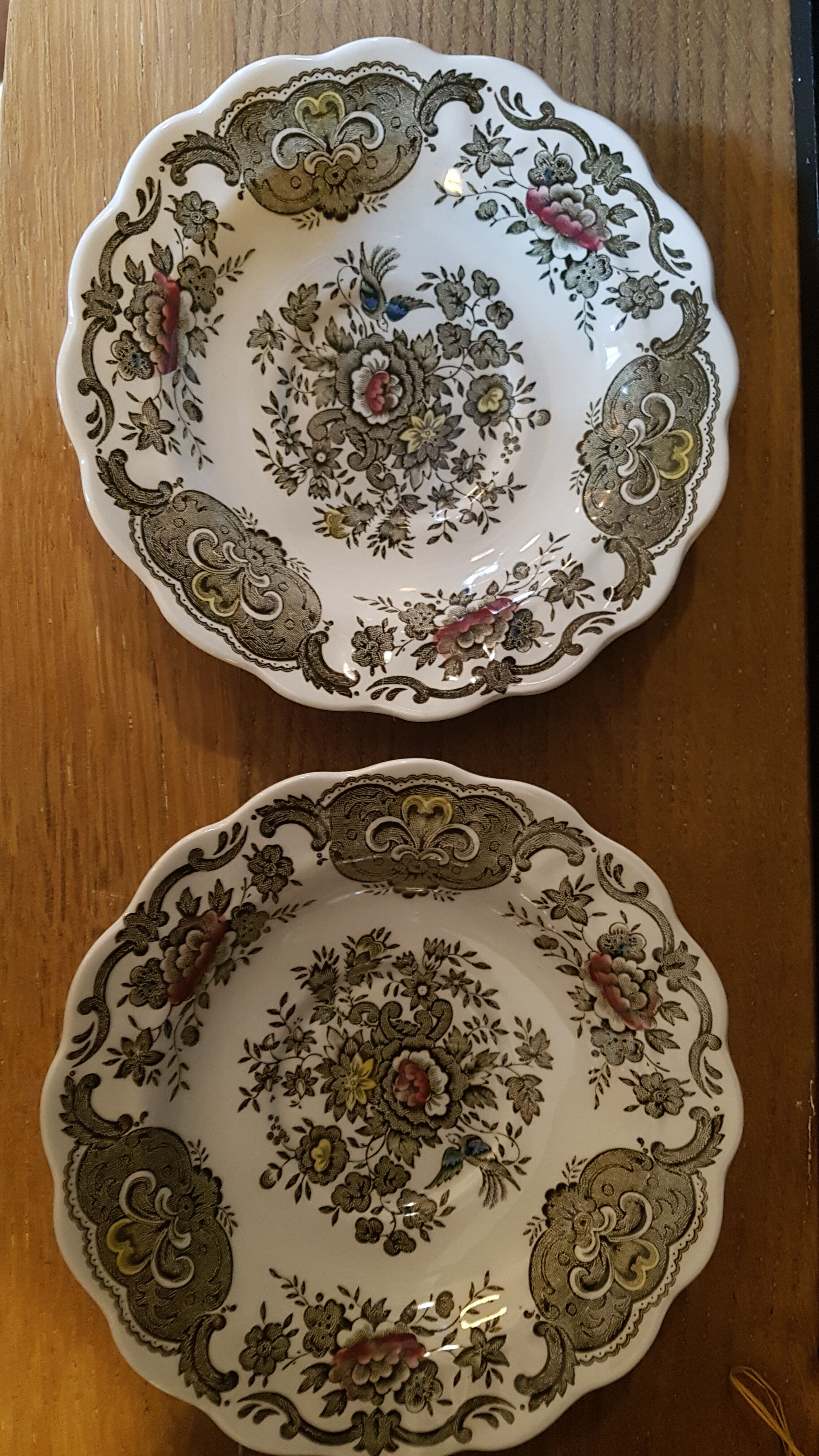 Set of 2 cups and saucers