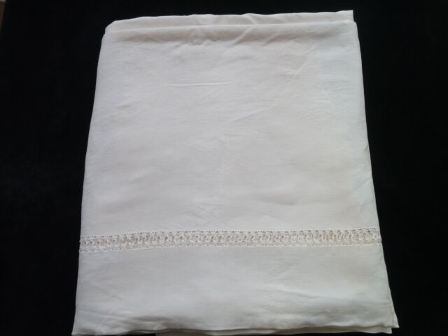 Antique linen sheet with a strip of embroidery with flanges 2.20x 3.20 m
