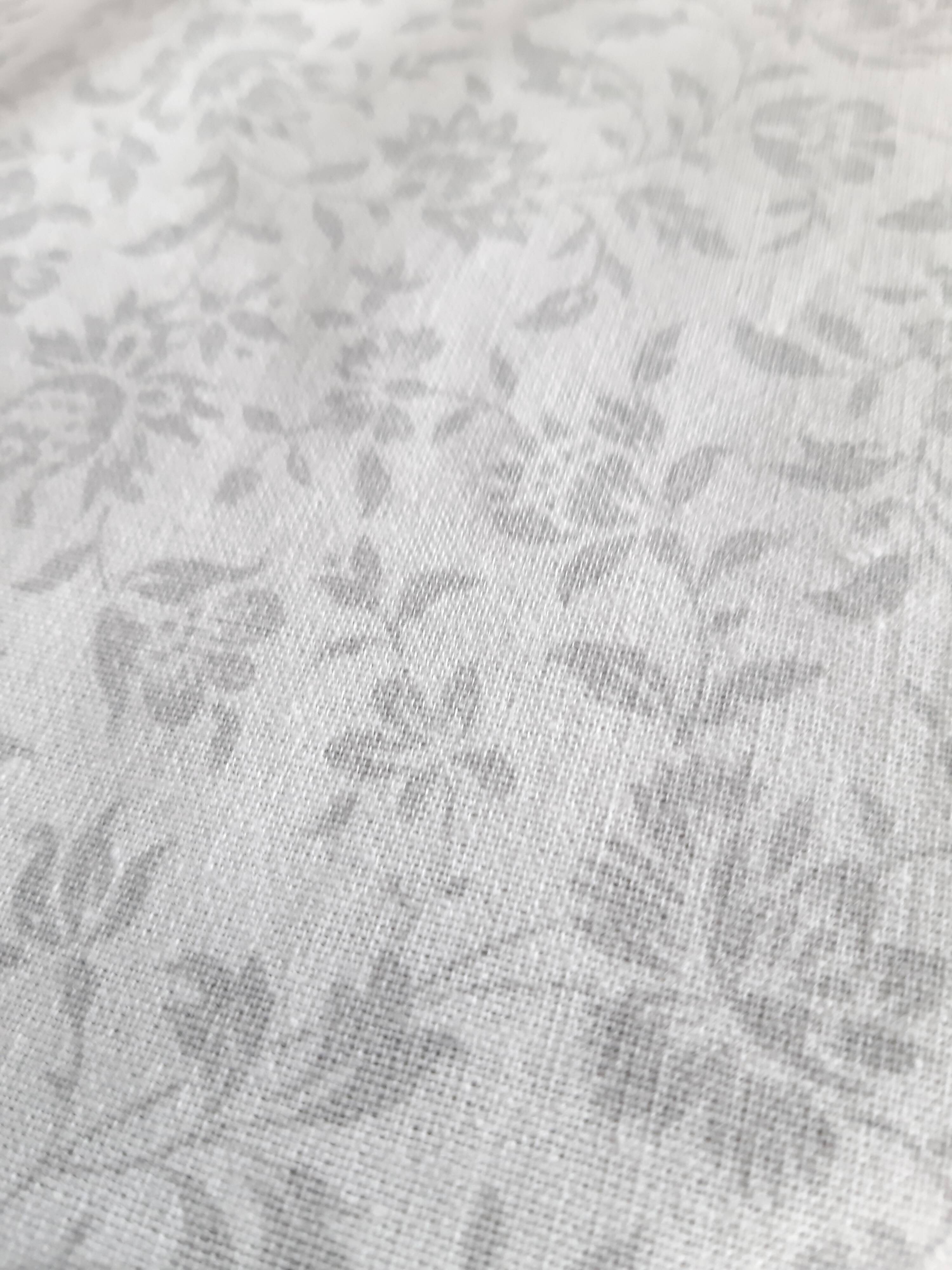 Tablecloth & towels