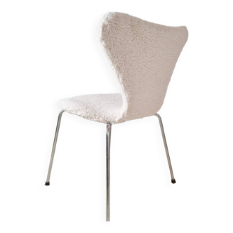 “Series 7” chair by Arne Jacobsen for Fritz Hansen