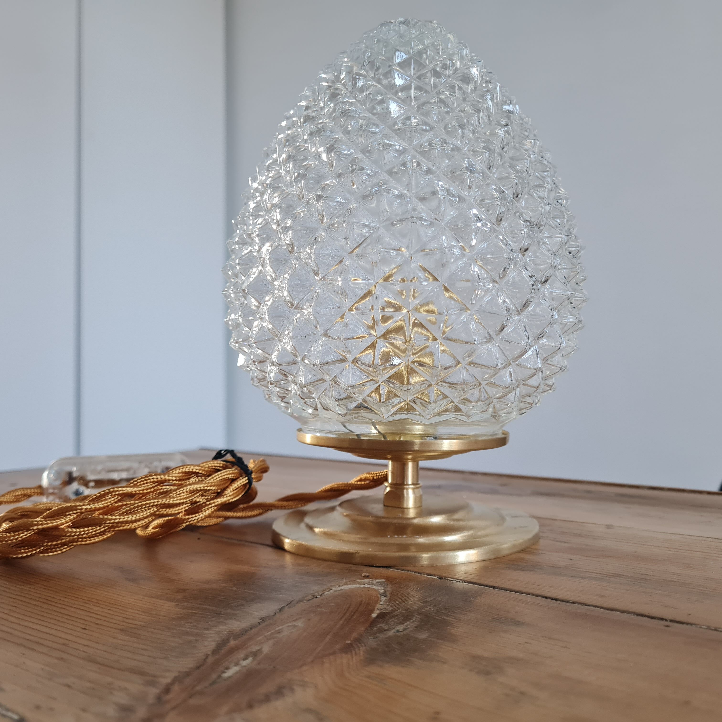 Chiseled glass table lamp