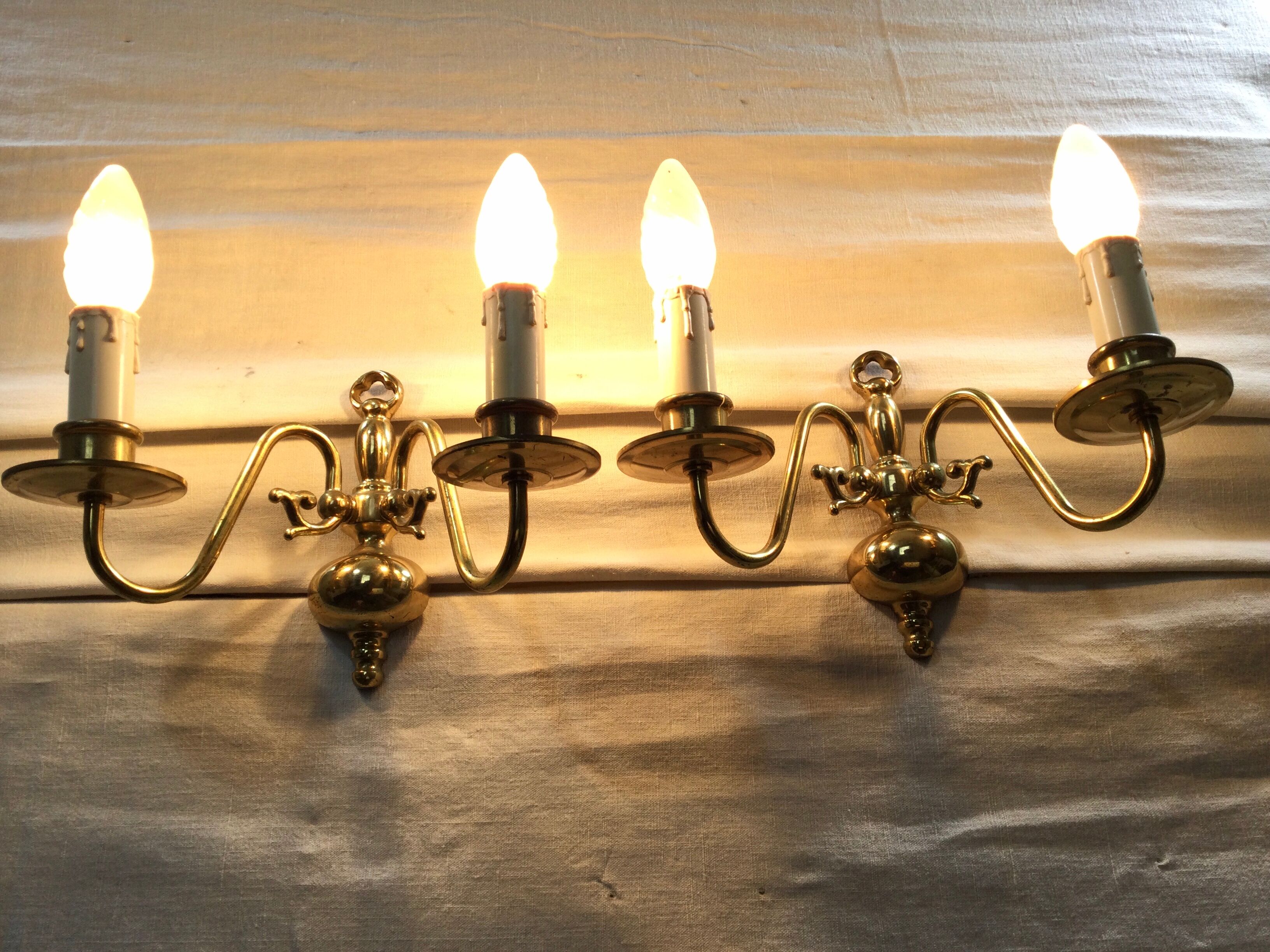 Pair of appliques 2 bronze lights in Dutch style