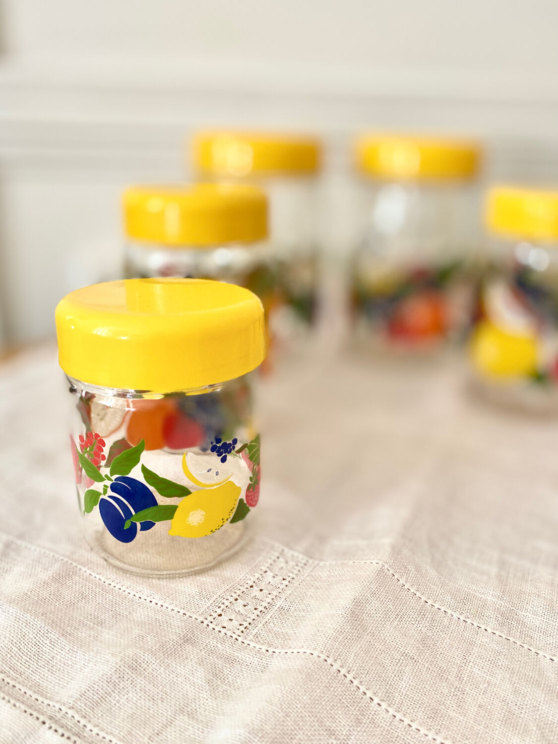 Glass jars The Perfect 70's vintage fruit décor