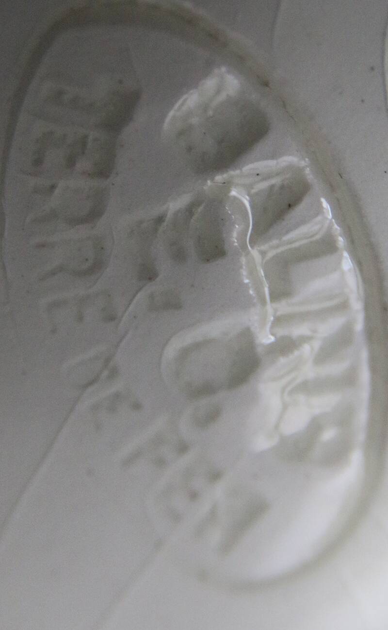 Oval plate Terre de Fer Salins model "Saussure" 37 x 24cm in very good condition.