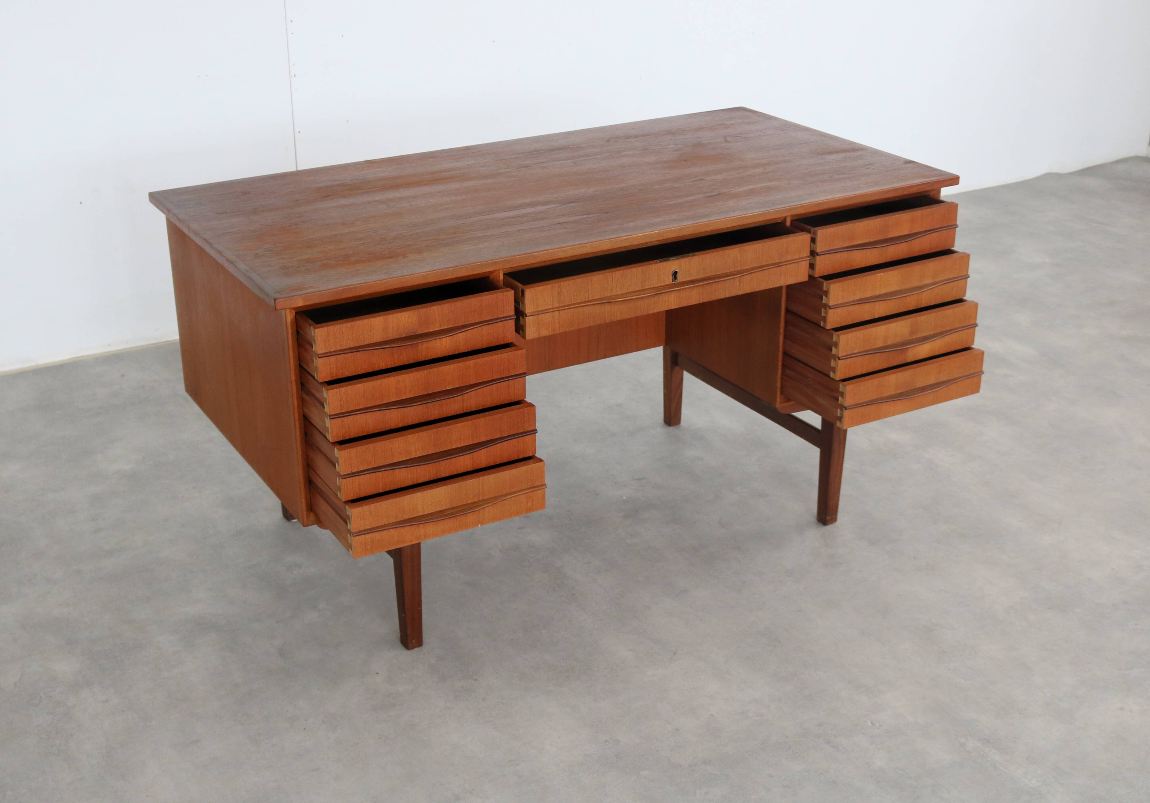 vintage desk | 1960s | teak | Danish