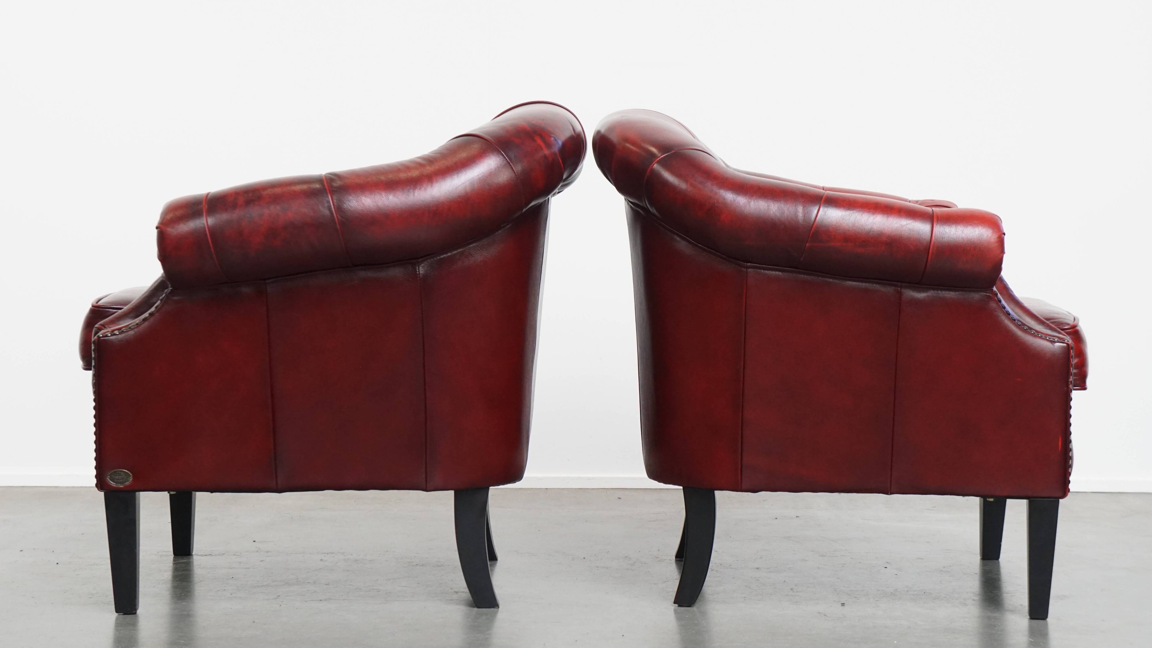 Ensemble de 6 fauteuils club Chesterfield en cuir de vache anglais