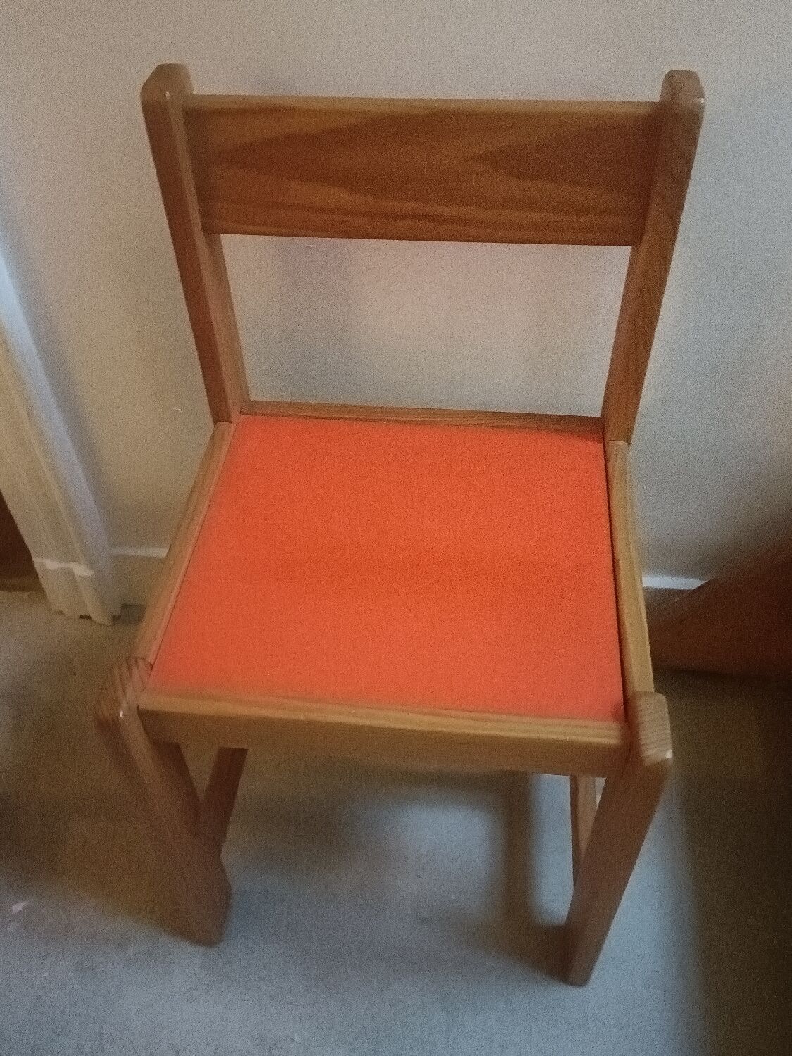 Pair of pop chairs