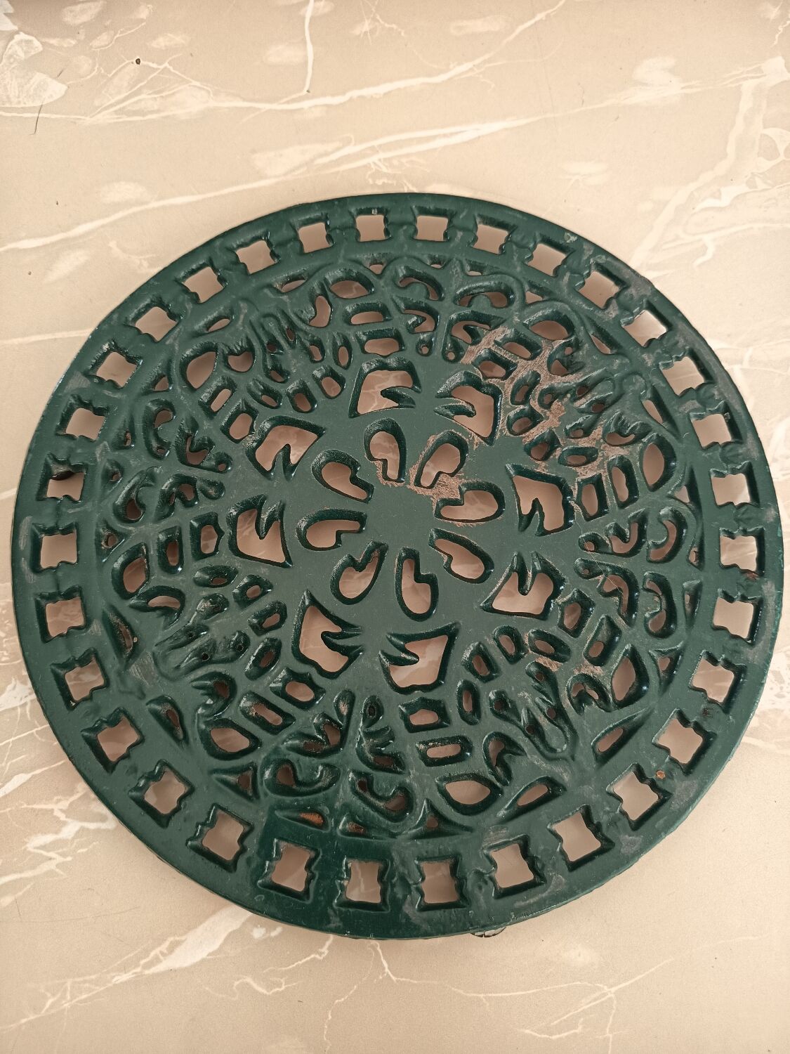Cast iron trivet