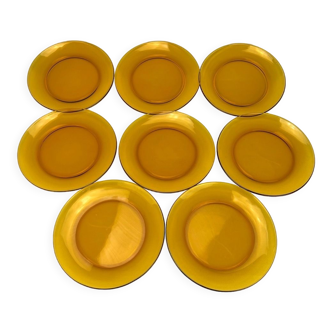 8 assiettes plates Duralex verre ambré années 70