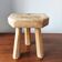 Ancien tabouret tripode brutaliste Danois bois de chêne massif