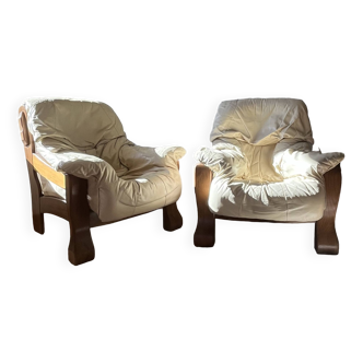 Paire de fauteuils en cuir brutaliste années 50/60