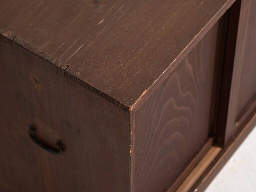 Small antique Japanese cabinet with sliding doors – Showa period (c. 1926-1945) #47