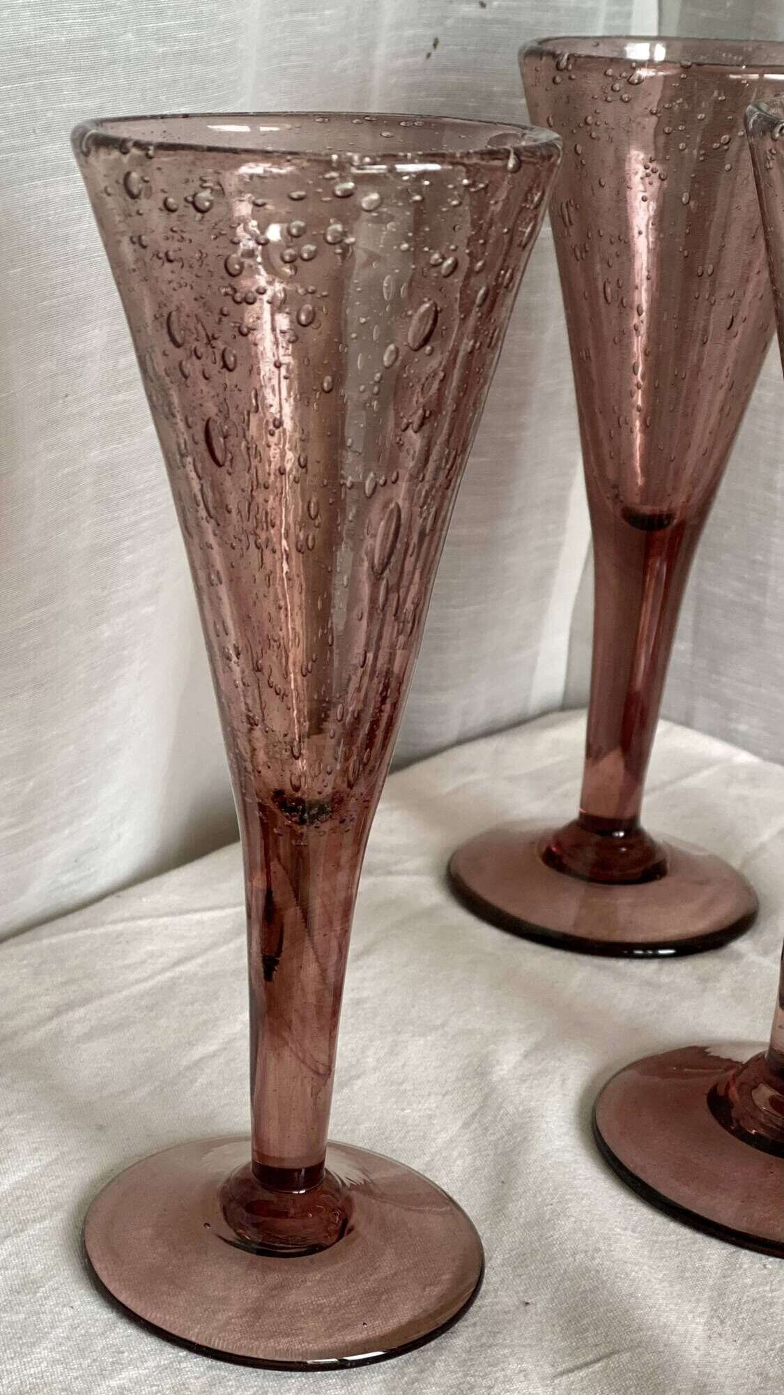 Set of 6 large vintage 1960s fuchsia bubble footed glasses.