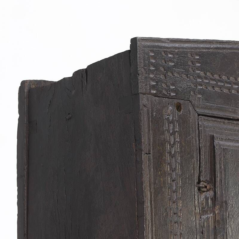 Cabinet de ferme rustique primitif espagnol du XVIIe siècle en chêne