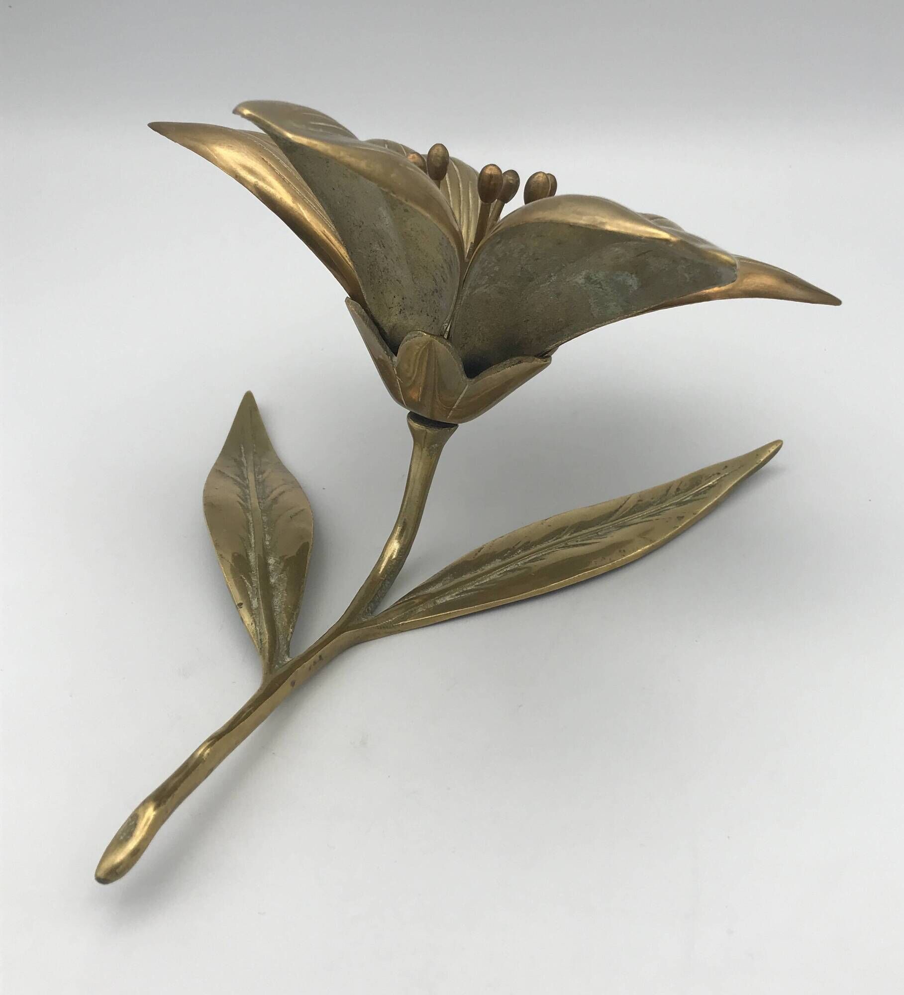 Vintage flower ashtray in solid gold-plated brass with six removable petals from the 60s/70s