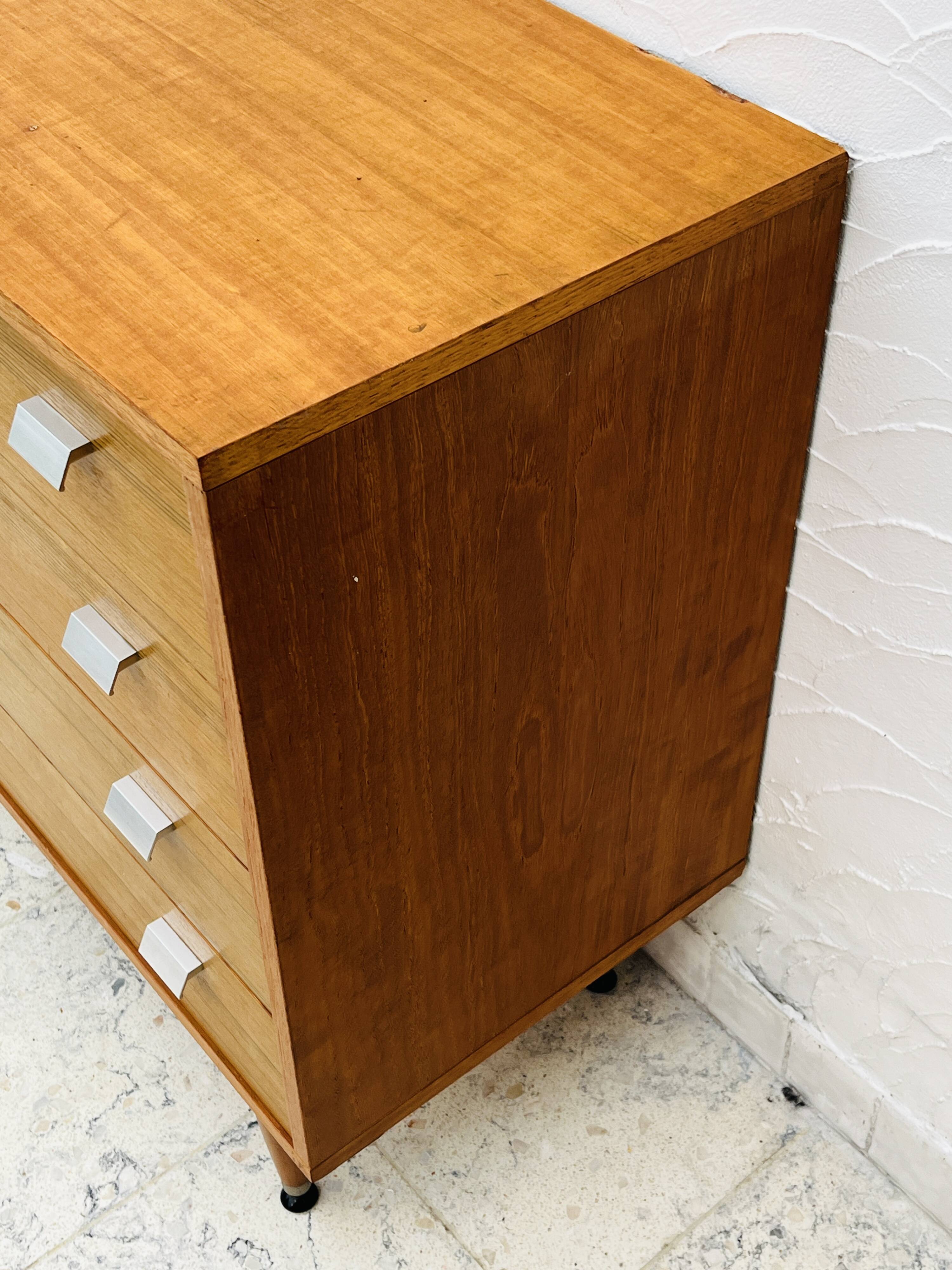 Vintage teak chest of drawers with 4 drawers from the 1960s in G-Plan style.