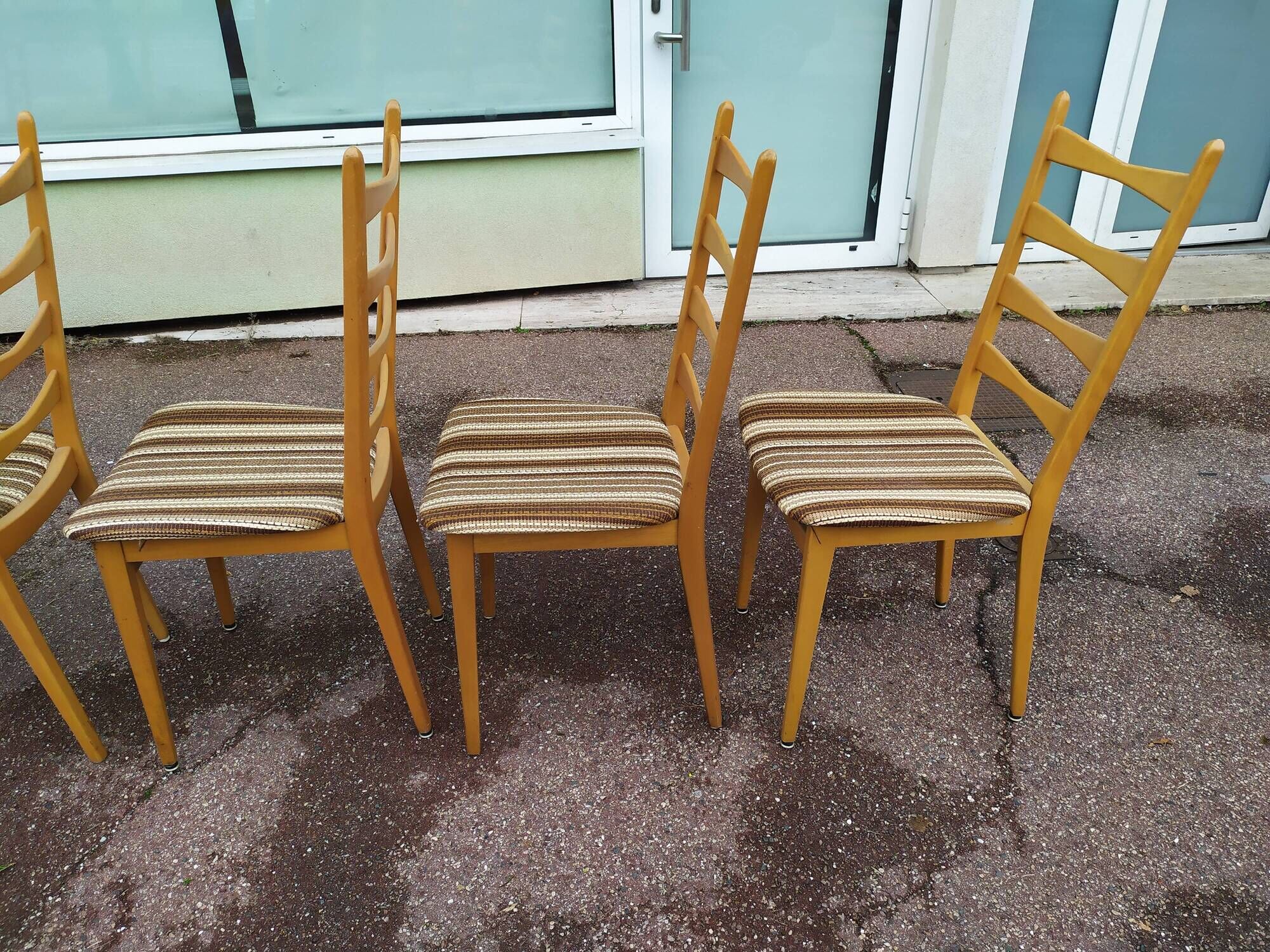 Set of 6 light wood chairs with vintage Scandinavian fabric