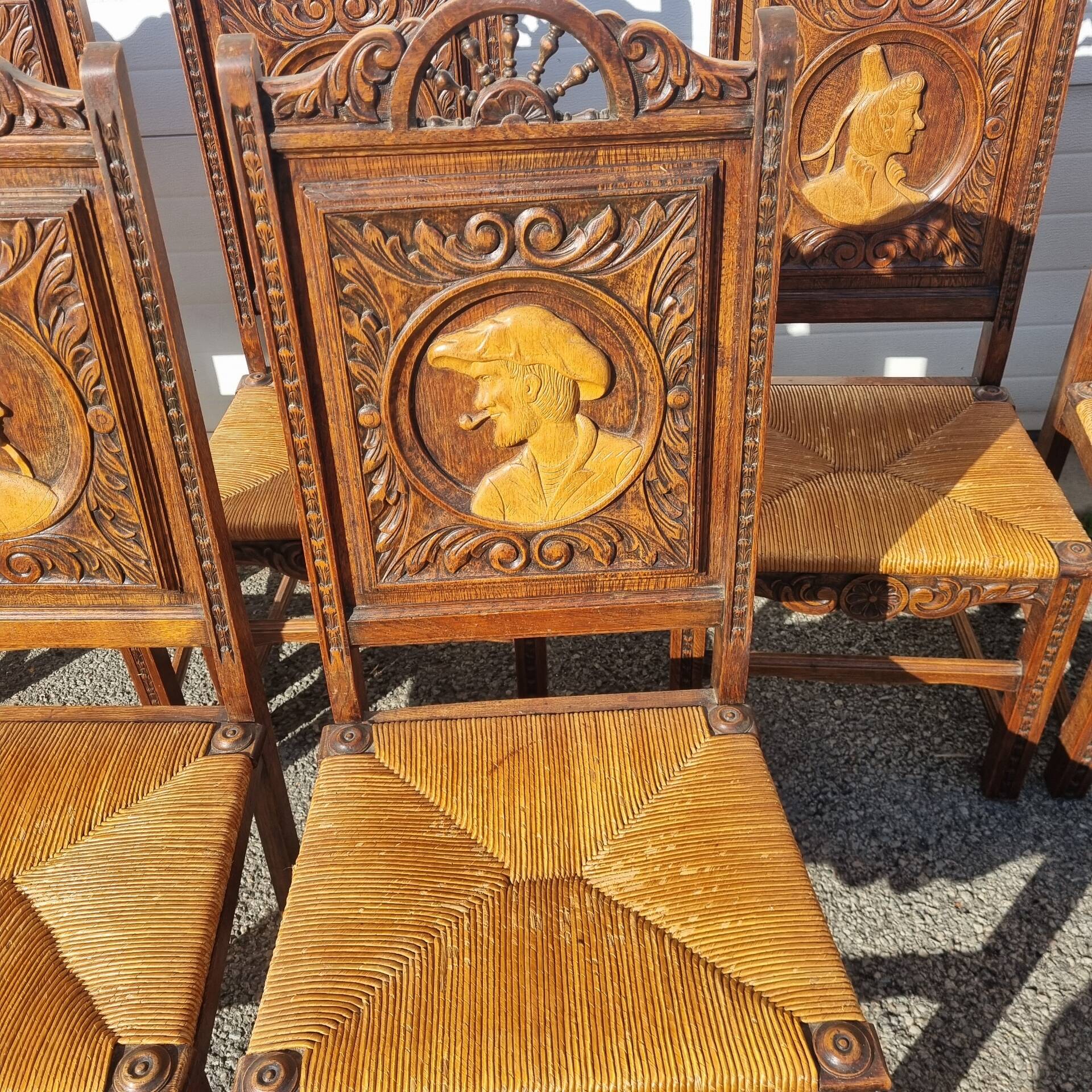 6 chaises bretonne Poulgozic en bois sculpté