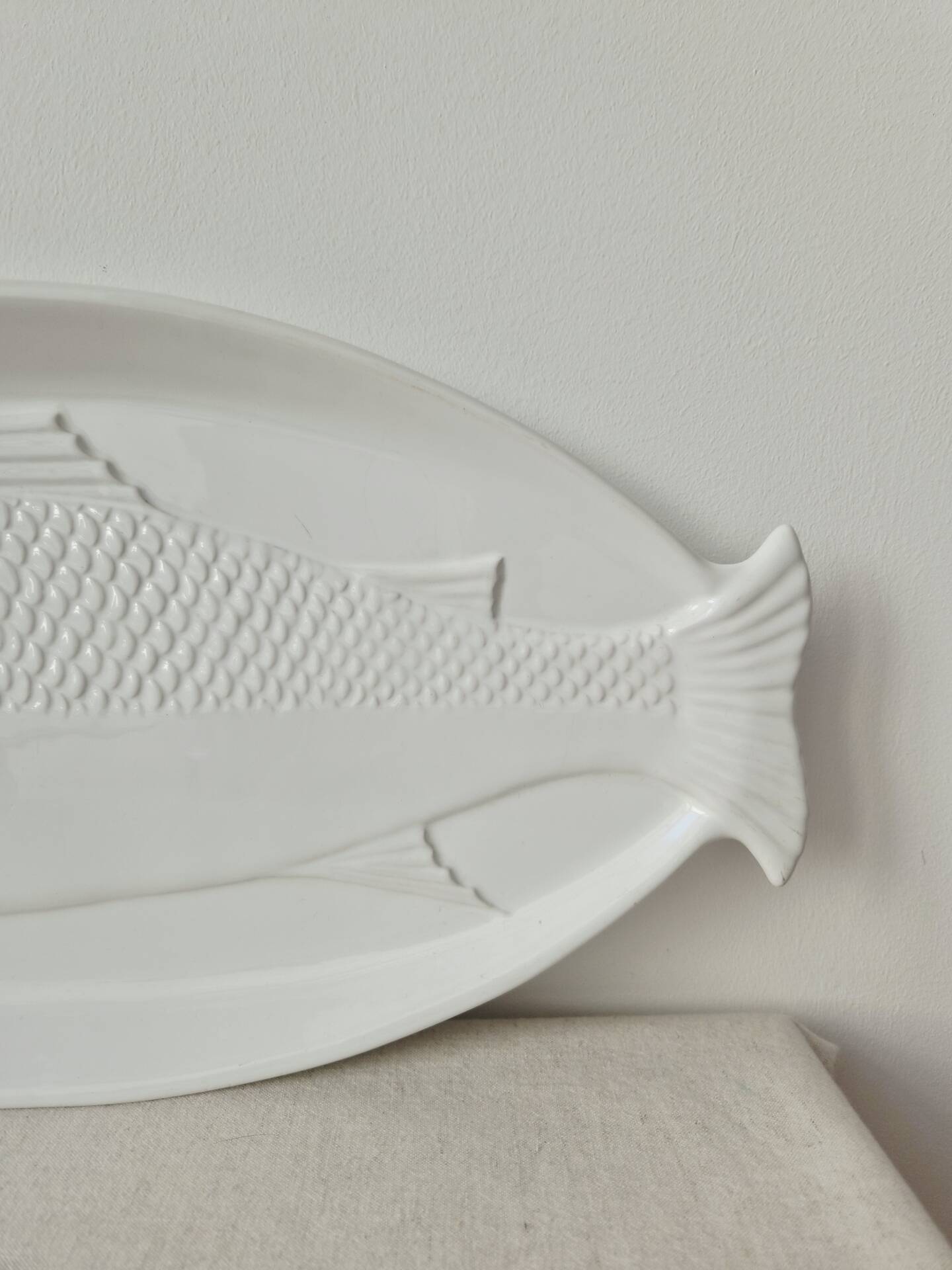 Large vintage ceramic plate "Fish" from Portugal -