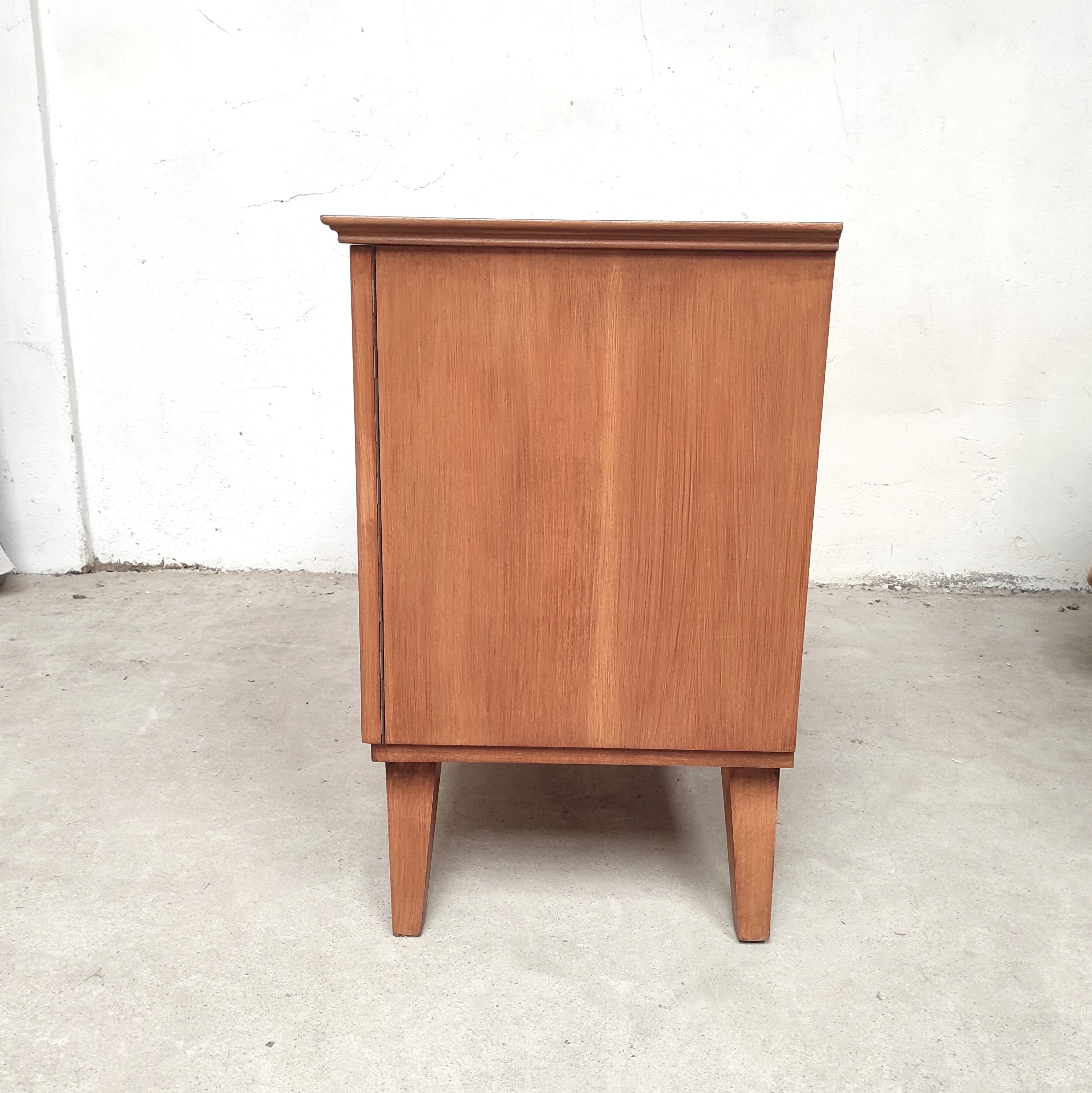 Compass foot sideboard, 1960