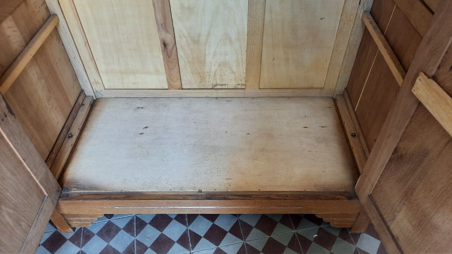 Armoire parisienne