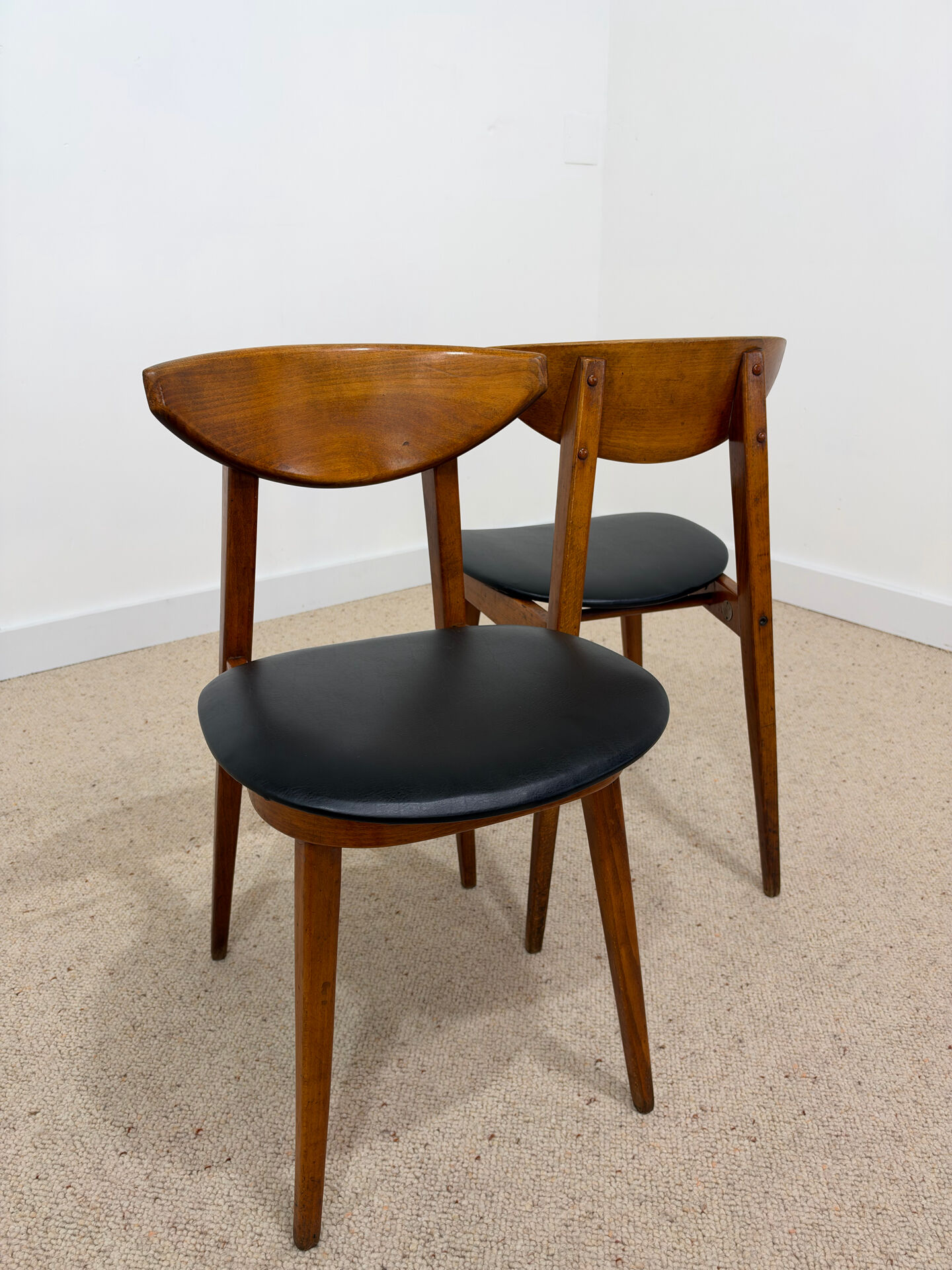 4 Fontania chairs attributed to Baumann – 1960s