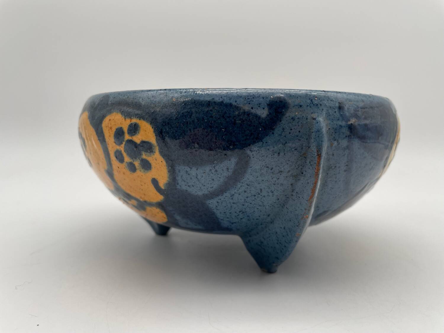 Tripod ceramic pocket tray, hand painted blue