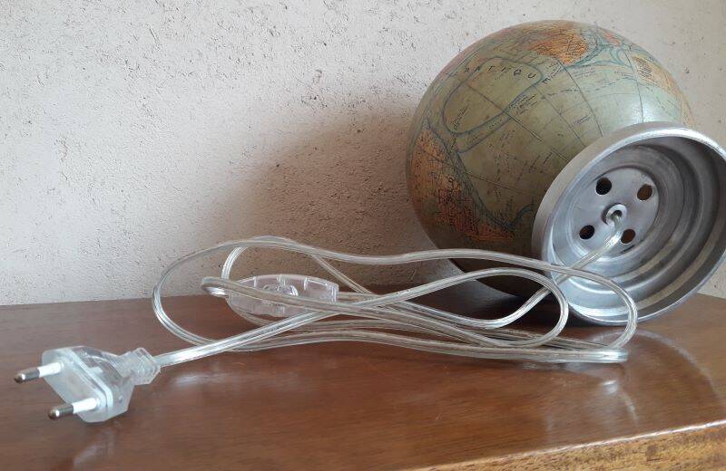 Globe terrestre lumineux J.Forest milieu XX°