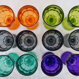 12 grands verres colorés vintage