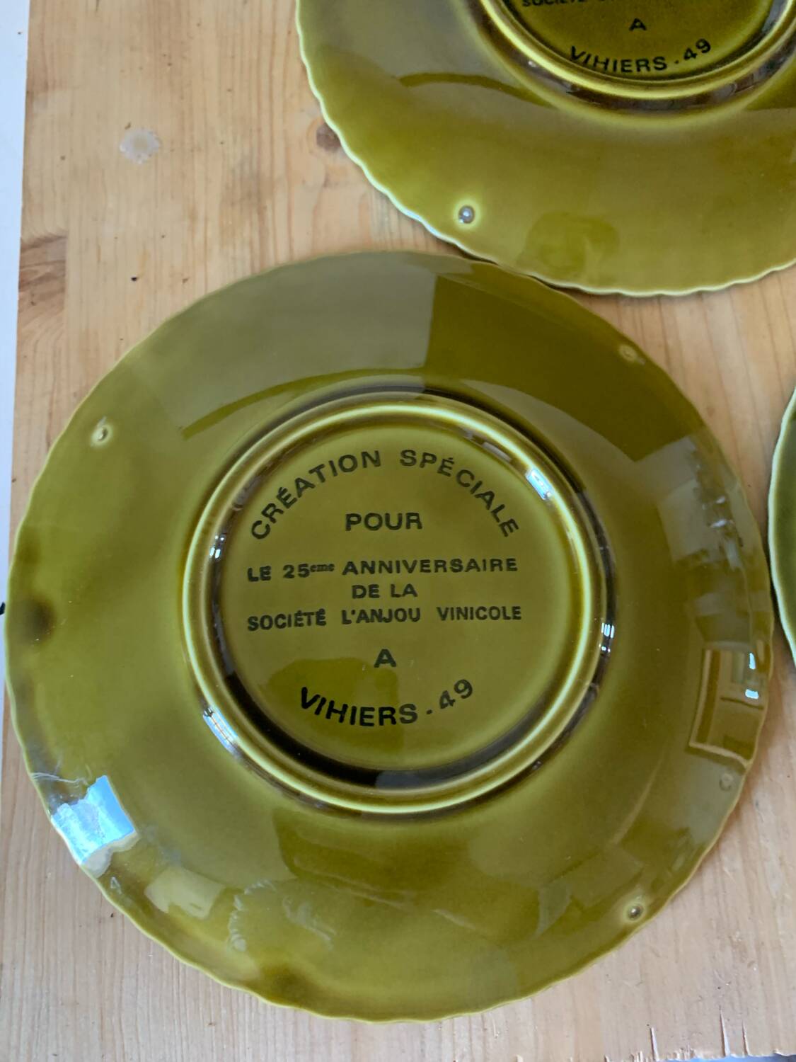 Gien earthenware Loire castle plates