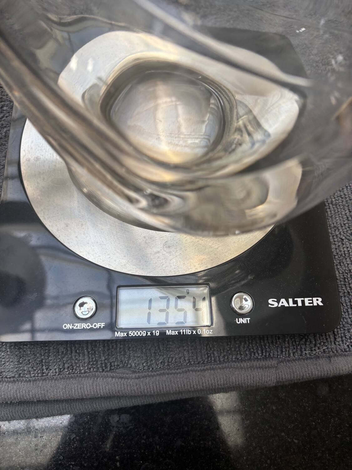 Pewter wine carafe "The Spirit and the Wine" – Exceptional piece – 1.3