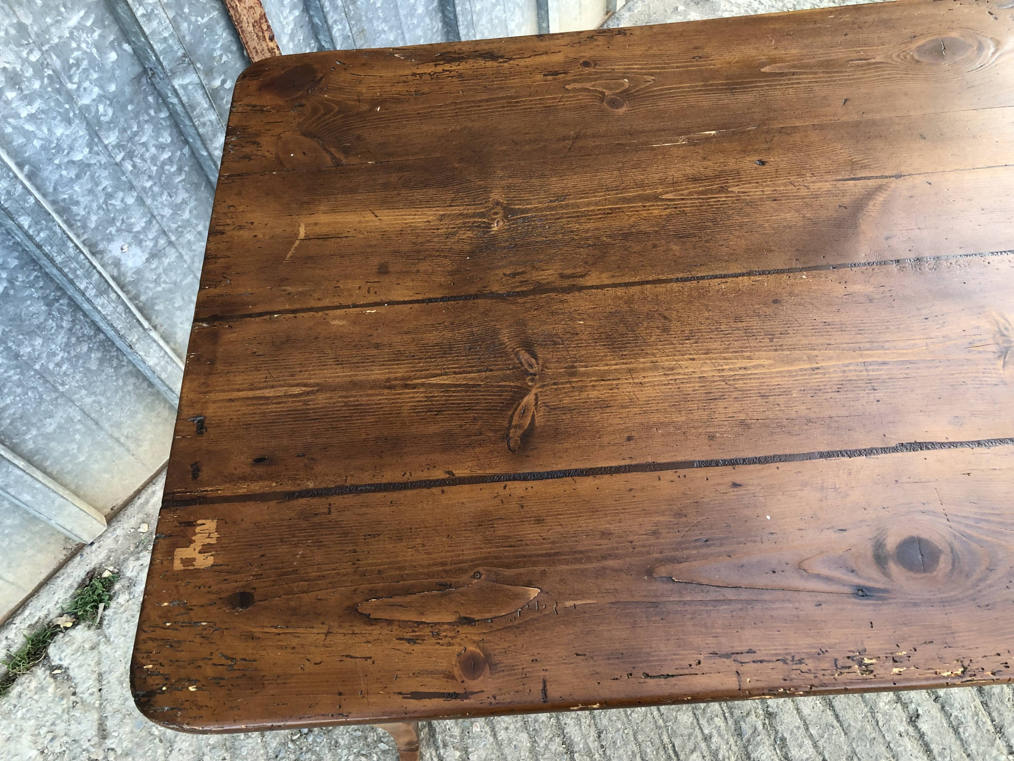Table de ferme ancienne de style Louis XV avec 2 tiroirs