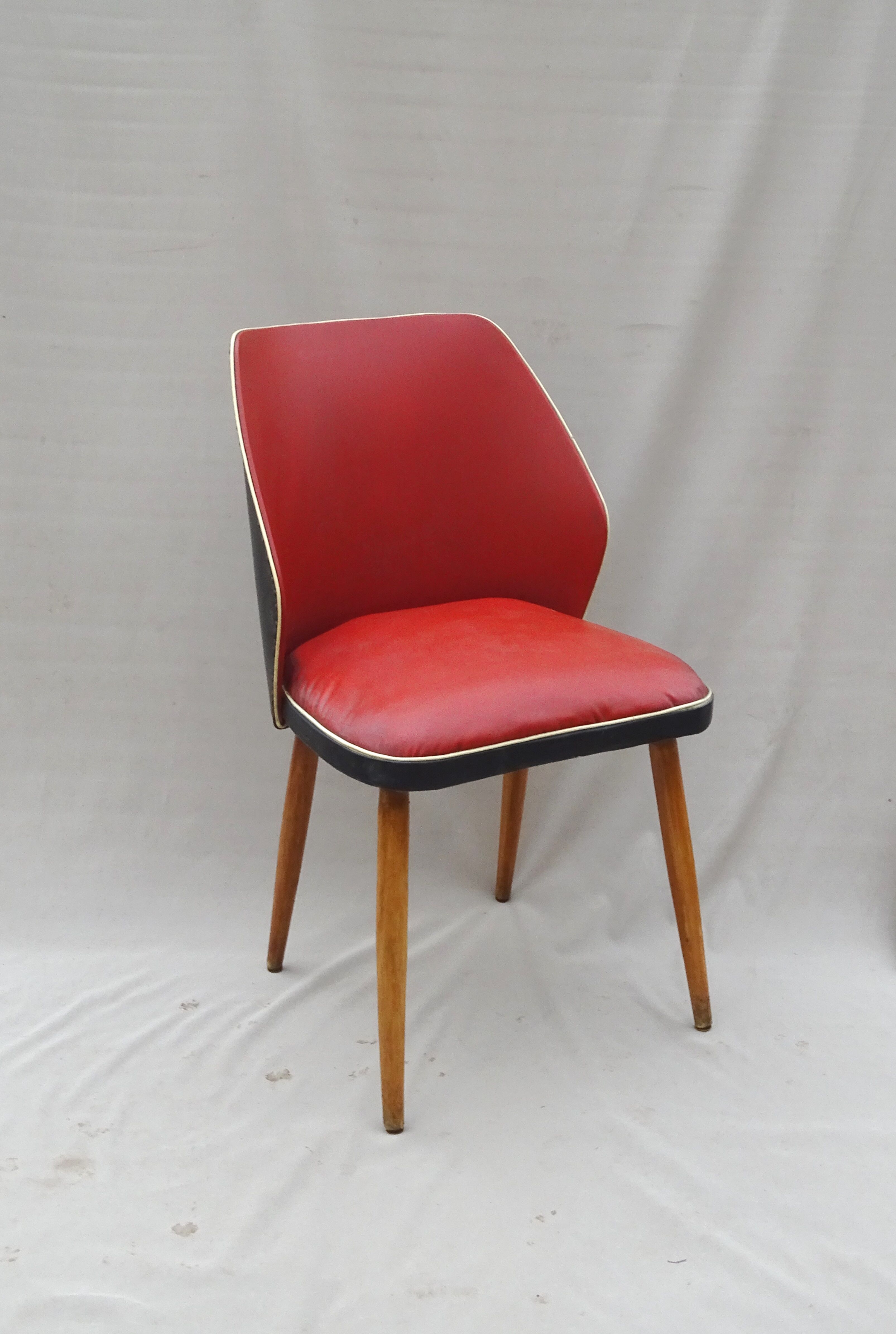 Baumann 1960/65 skaï red feet compass chair