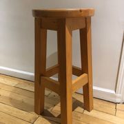 Tabouret sellette en pin années 70