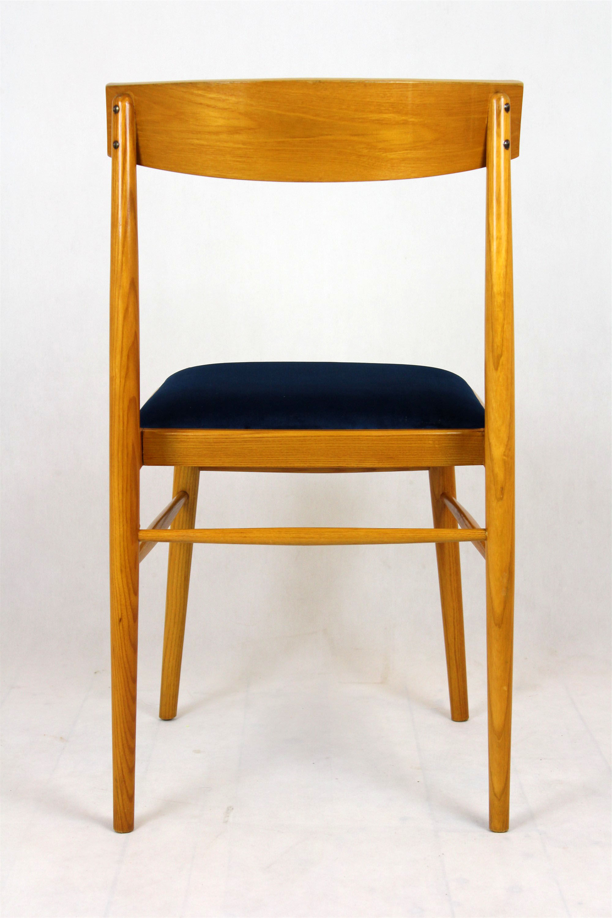 Chaises à manger par Ton, années 1960