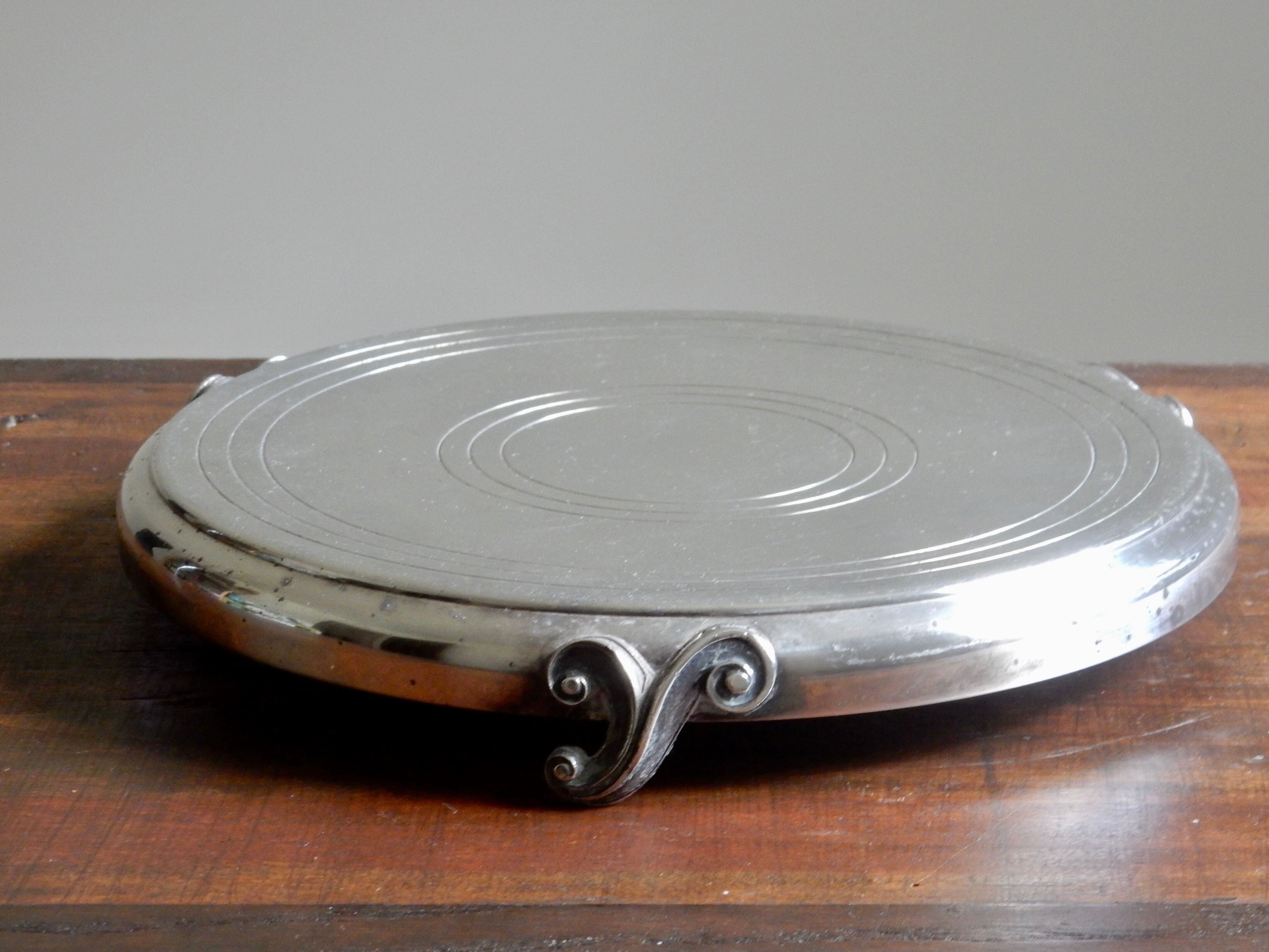 Silver metal underside, France