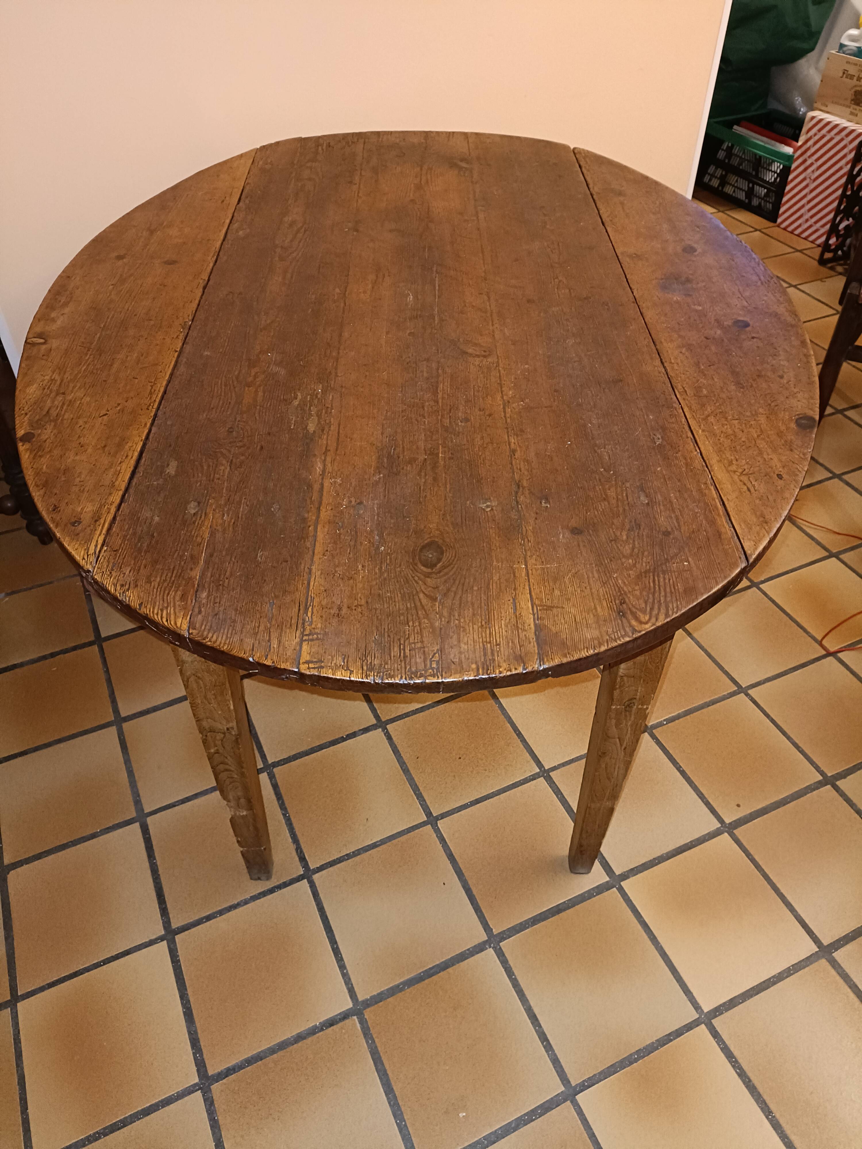 Table a abattants ovale ,milieu 19eme en chêne