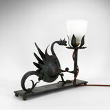 Lampe à poser au dragon en fer forgé, circa 1900