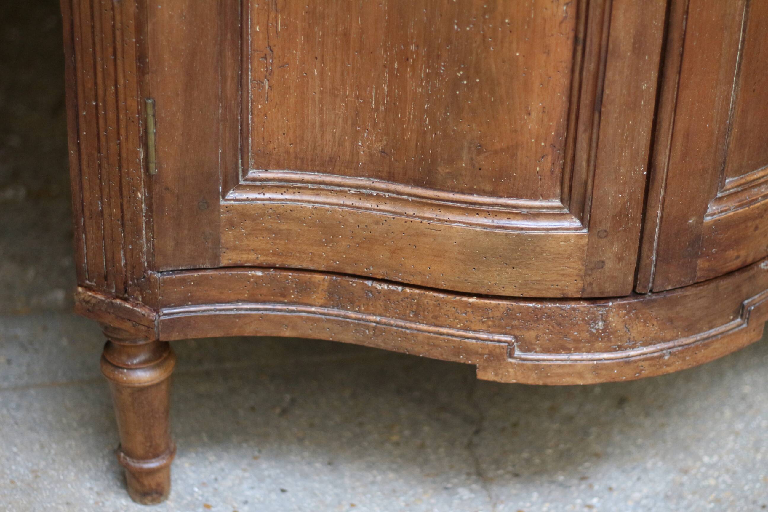 Solid walnut corner cabinet (19th century). Beautiful patina.