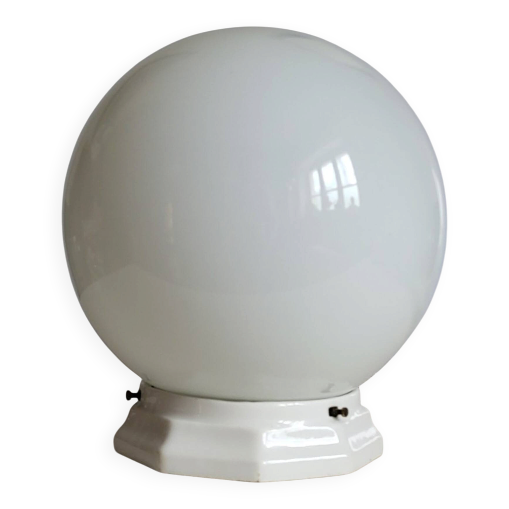Plafonnier boule en opaline, Art Déco/industriel — années 1930-1950