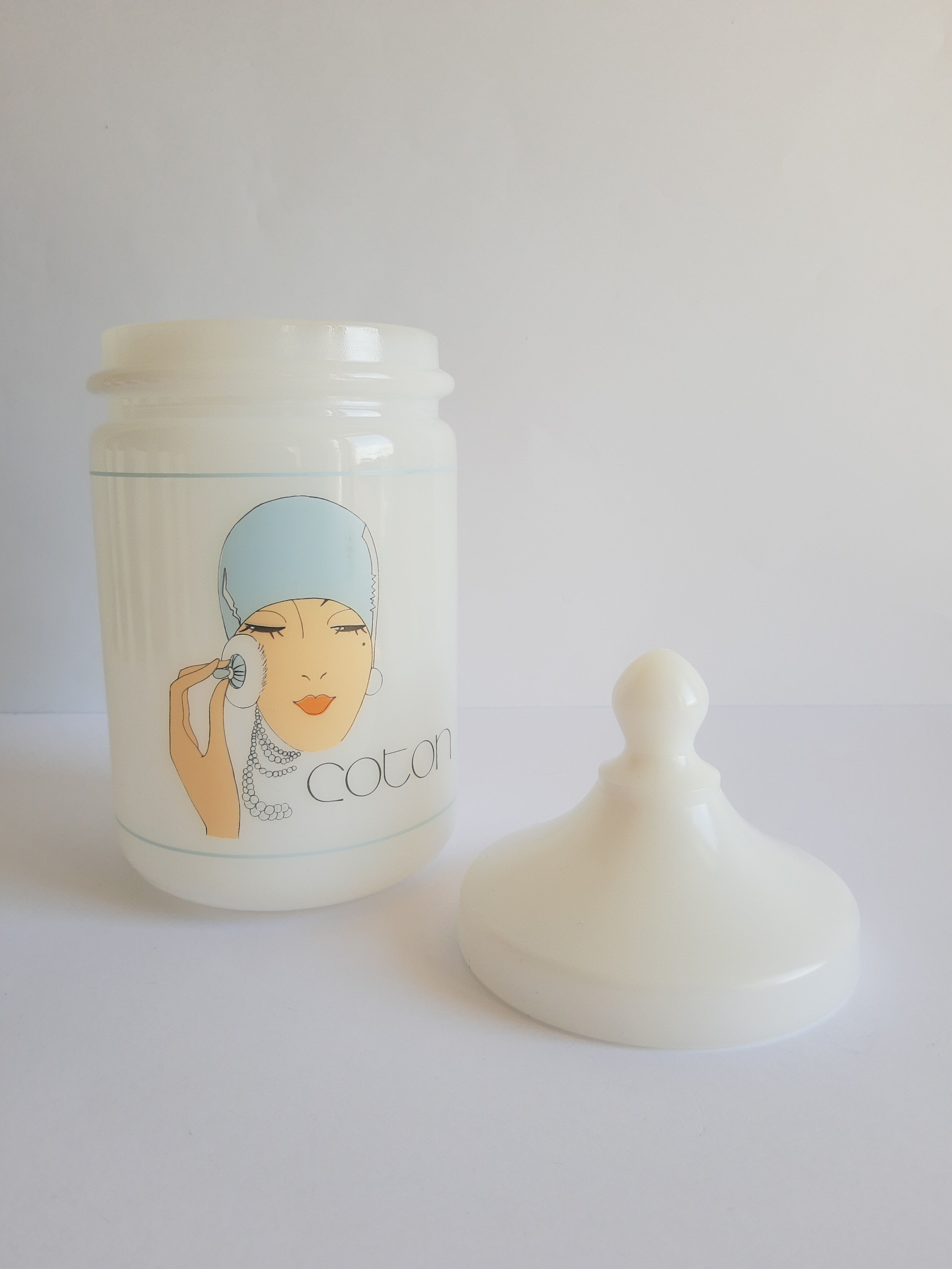 Old cotton bathroom pot in vintage opal year 1970