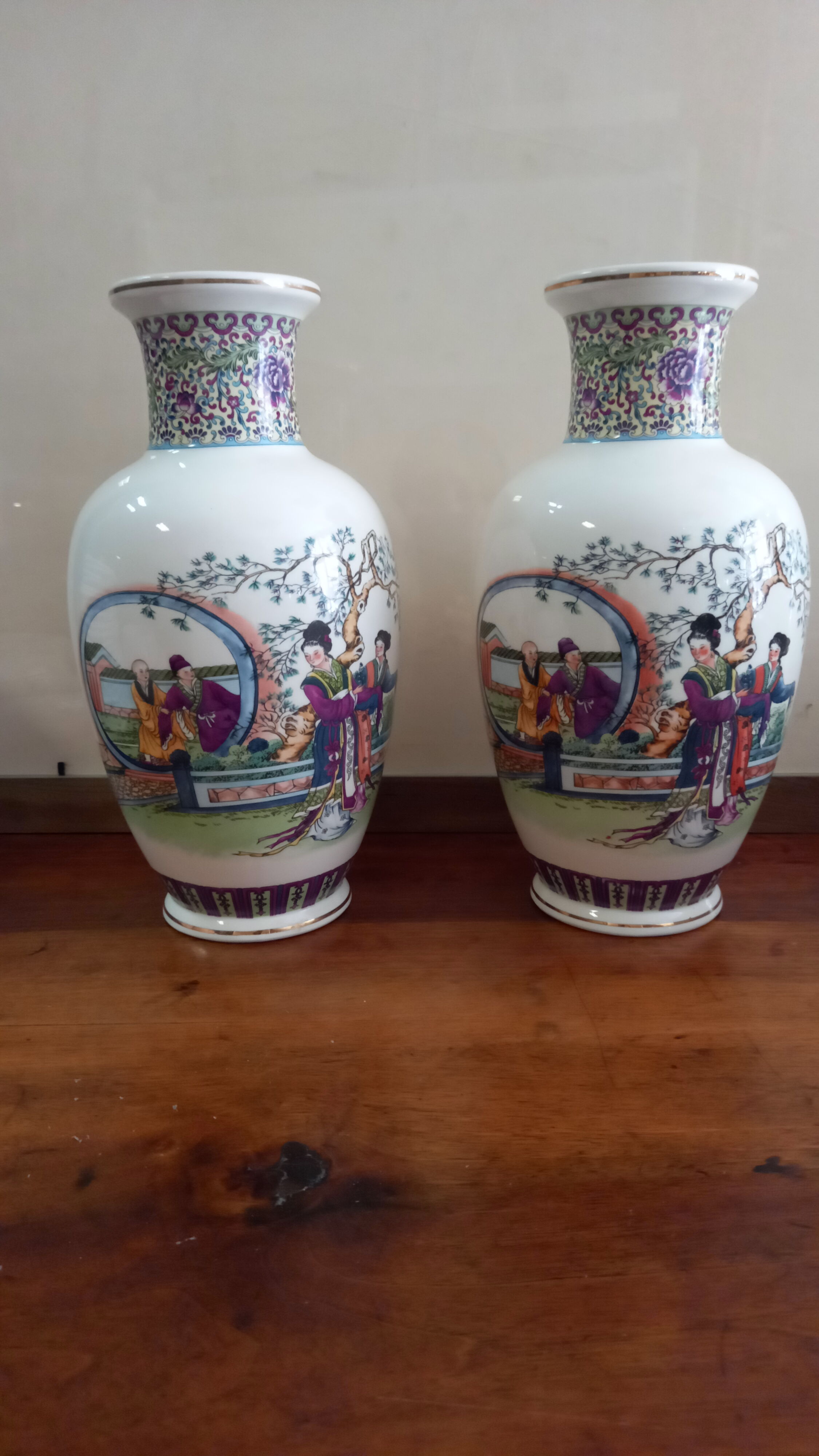 Pair of Chinese vase