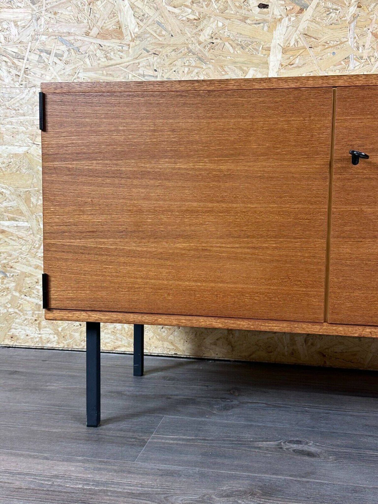 Buffet en teck des années 60/70