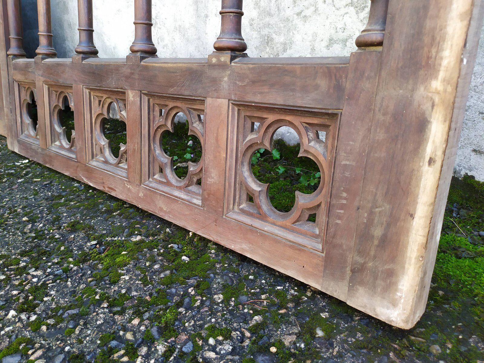 Boiserie claustra style gothique