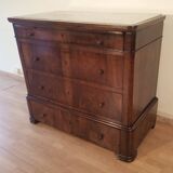 Commode italienne à quatre tiroirs en noyer de la fin du XIXe siècle