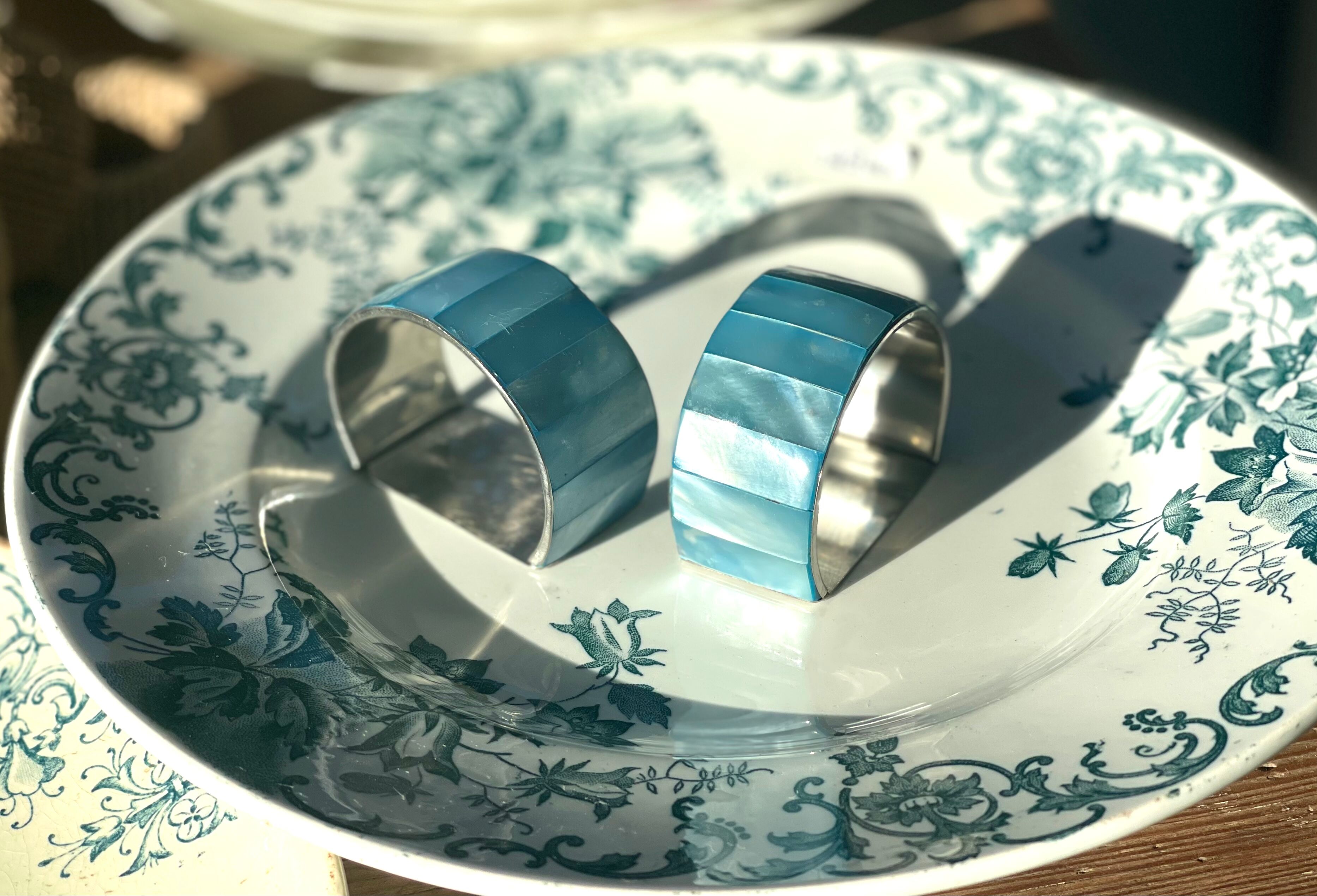 10 rounds of mother-of-pearl towels 1960