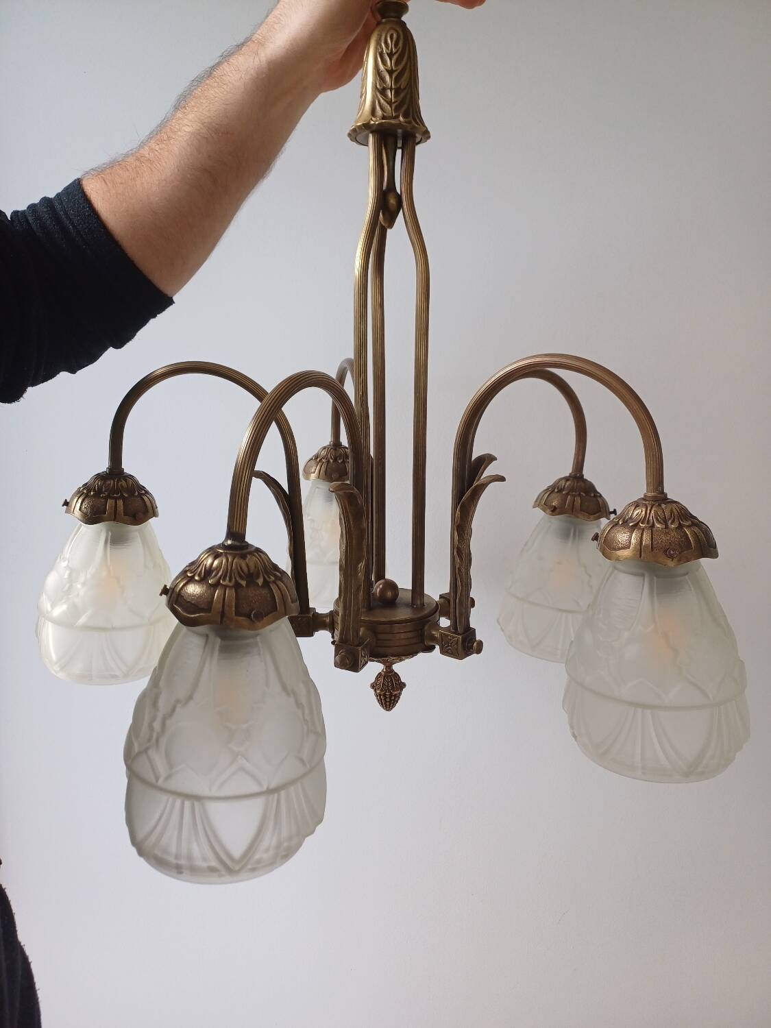 Art deco bronze chandelier with 5 tulips.