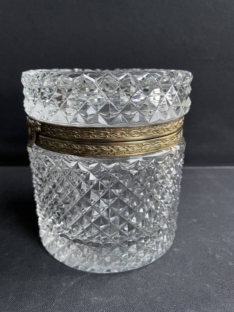 Cylindrical box – Crystal and gilded bronze