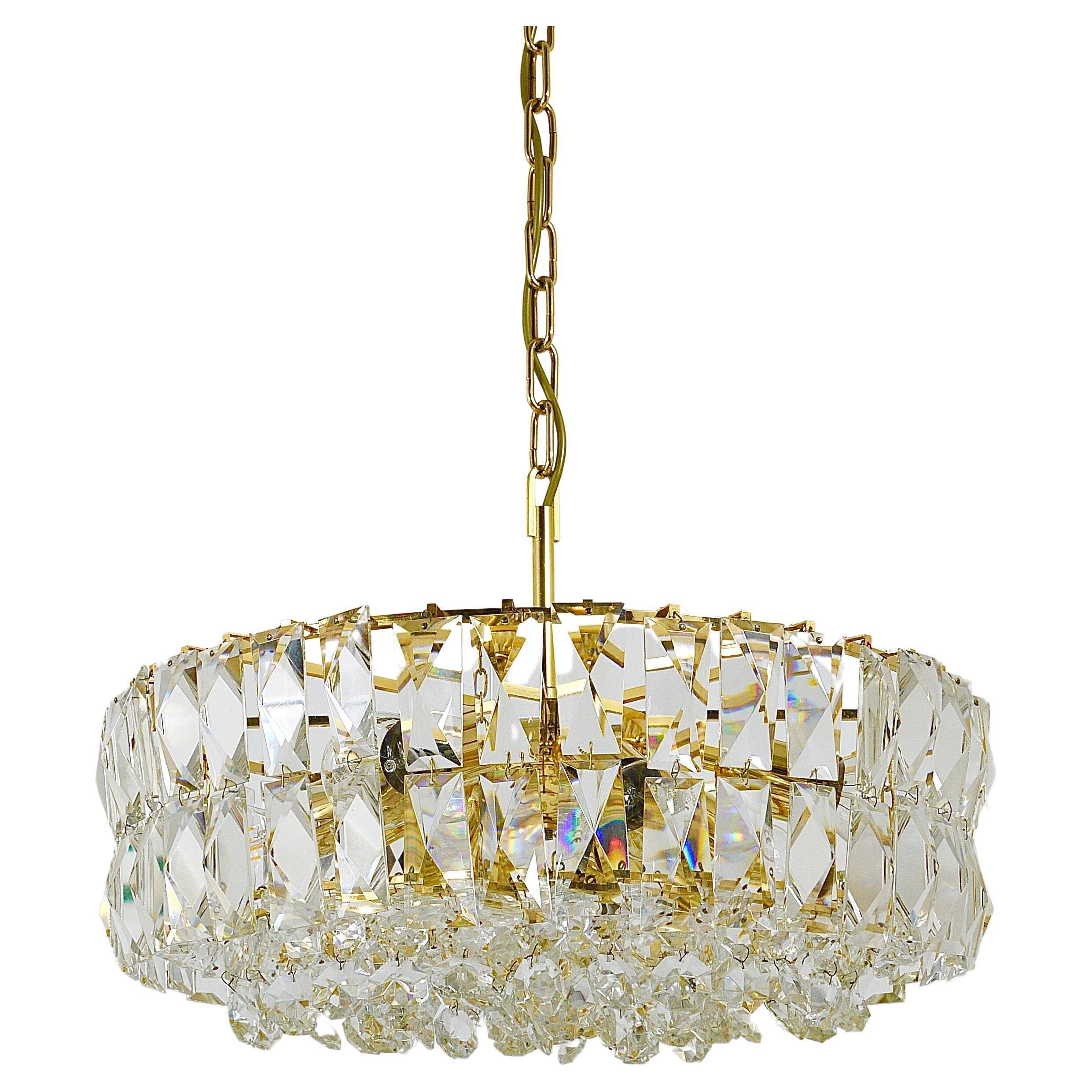 Bakalowits Vienna Grand Chandelier in Gilded Brass and Crystal Glass, Austria, 1970s